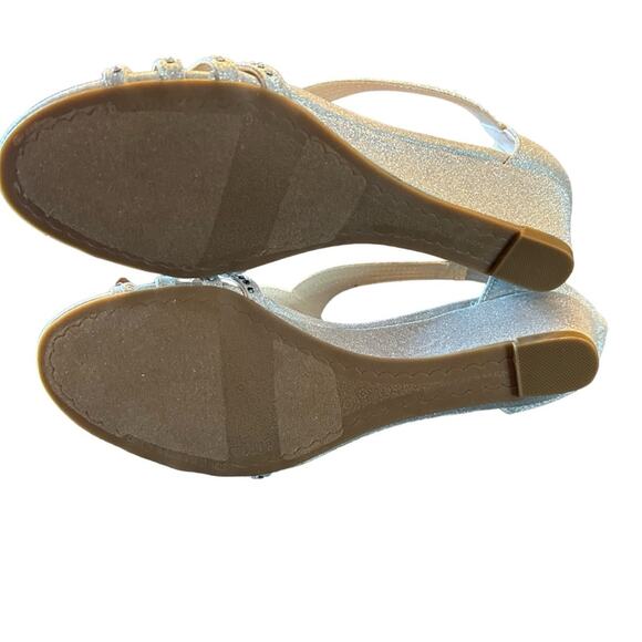 Charter Club Ginifur Strappy Rhinestone Detail Back Zip Wedge Sandal NEW Size 5 - Picture 10 of 11